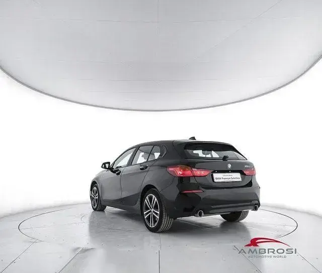 Usata BMW 120 Advantage 190 CV (139 kW) 2022 Nero Utilitaria
