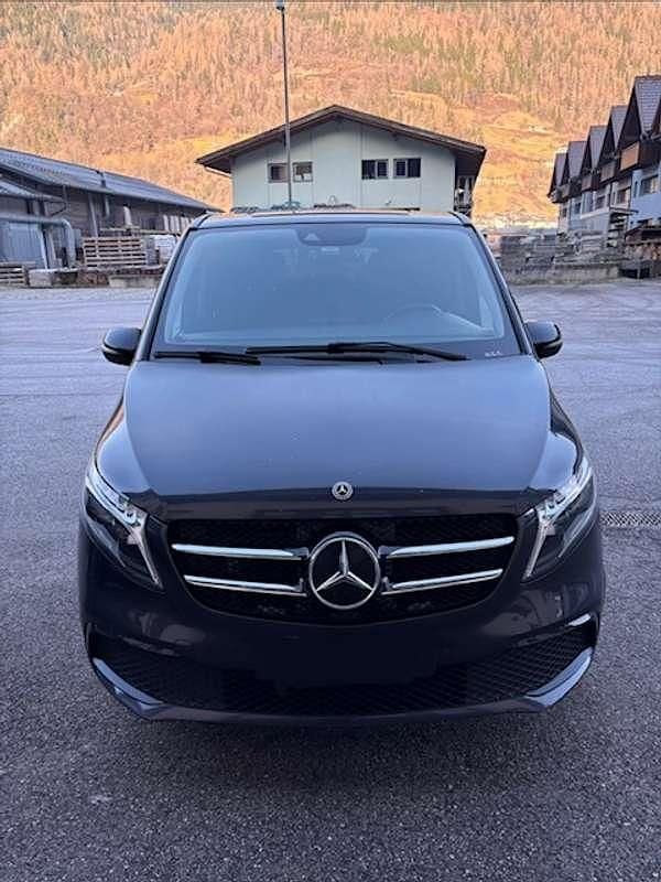 Usata Mercedes V220 163 CV (119 kW) 2021 Grigio Monovolume