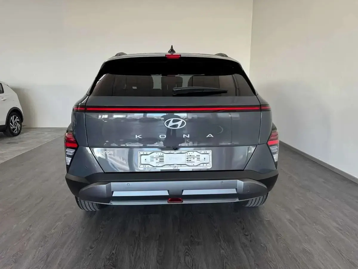 Nuova Hyundai Kona 99 CV (72 kW) 2025 Ecotronic gray pe2 SUV