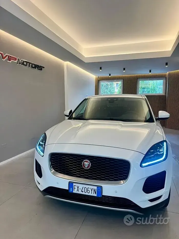 Usata Jaguar E-Pace R-Dynamic 150 CV (110 kW) 2019 Bianco SUV