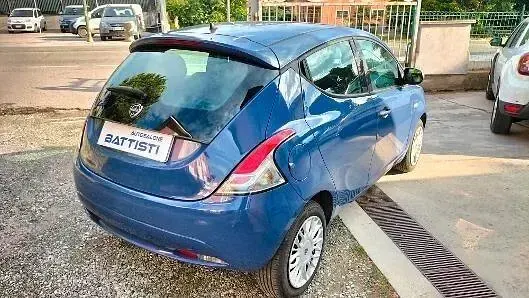 Usata Lancia Ypsilon 69 CV (50 kW) 2017 Blu Utilitaria