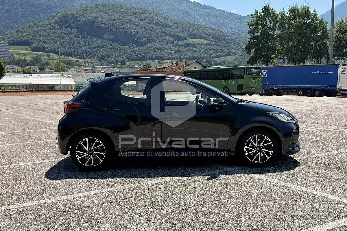 Usata Toyota Yaris Trend 92 CV (67 kW) 2022 Nero Utilitaria