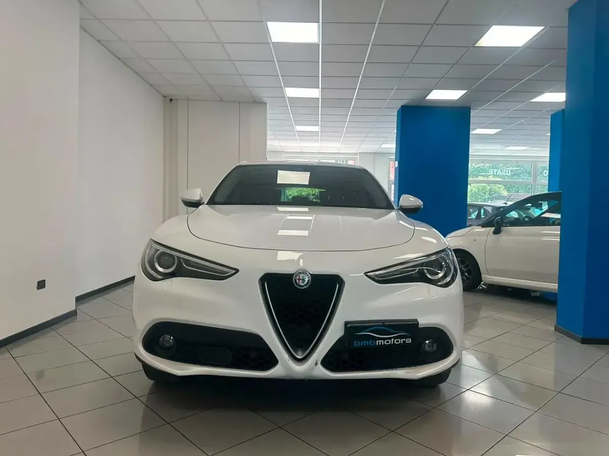 Usata Alfa Romeo Stelvio Ti 190 CV (139 kW) 2020 Bianco SUV