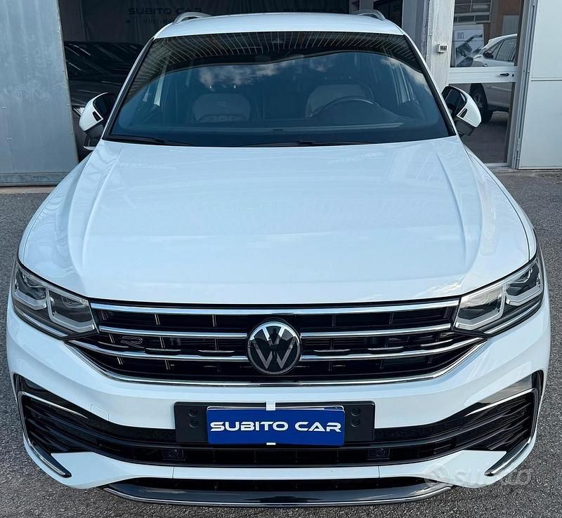 Usata VW Tiguan R-line 150 CV (110 kW) 2023 Bianco SUV