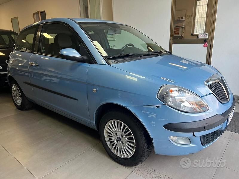 Usata Lancia Ypsilon 69 CV (50 kW) 2006 Blu Utilitaria
