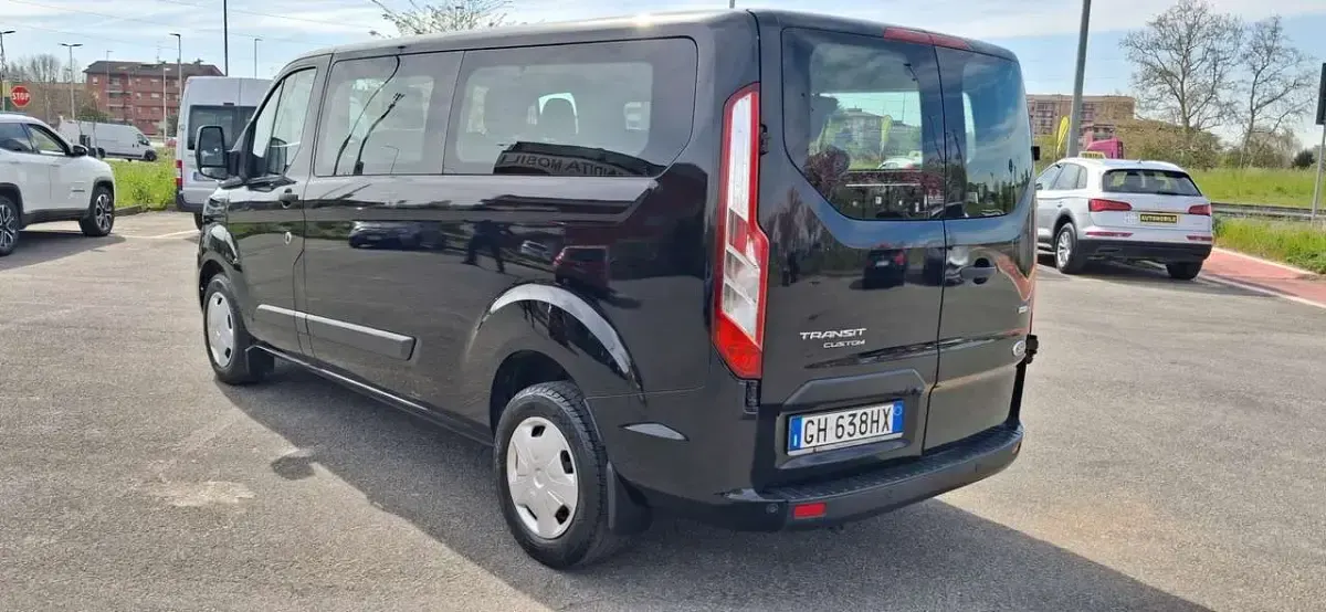 Usata Ford Transit Custom 129 CV (94 kW) 2021 Nero Monovolume