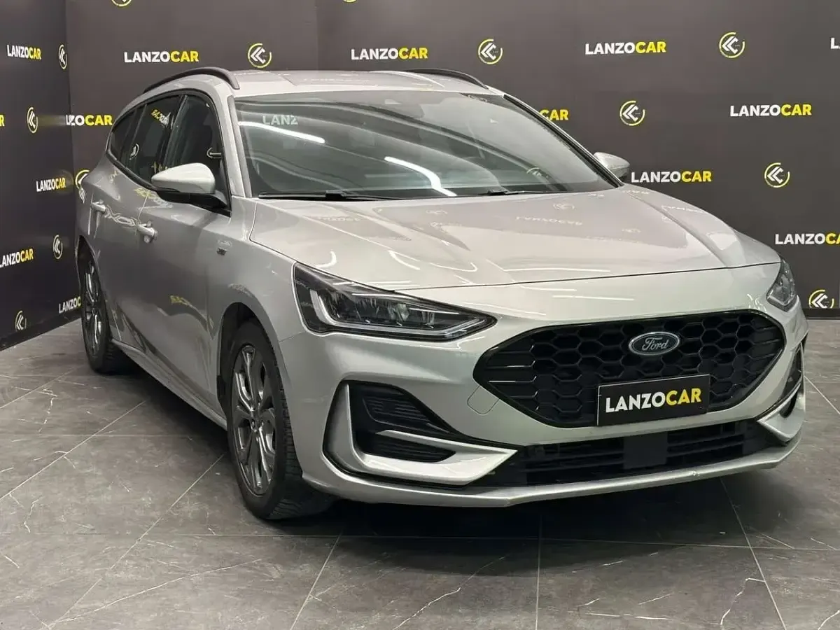 Usata Ford Focus ST-Line 155 CV (114 kW) 2023 Argento Station wagon