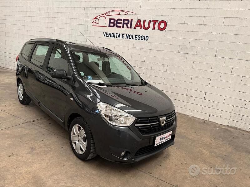 Usata Dacia Lodgy Comfort 108 CV (79 kW) 2018 Blu Monovolume