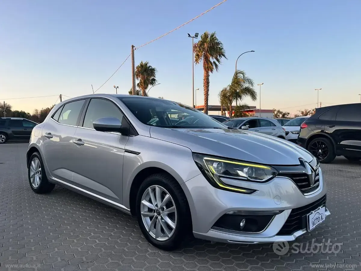 Usata Renault Mégane IV Business 116 CV (85 kW) 2020 Grigio Berlina