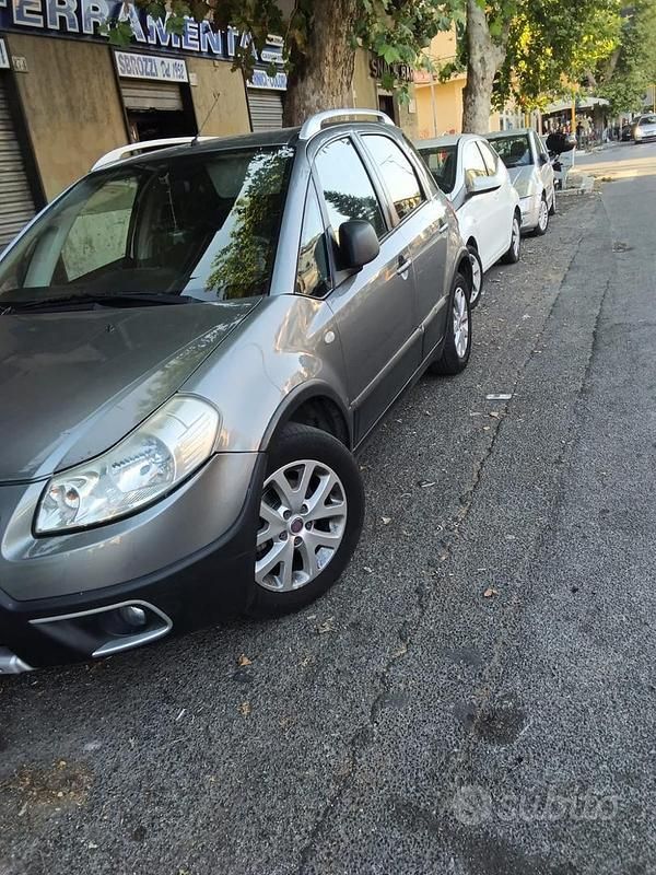 Usata Fiat Sedici 120 CV (88 kW) 2011 SUV