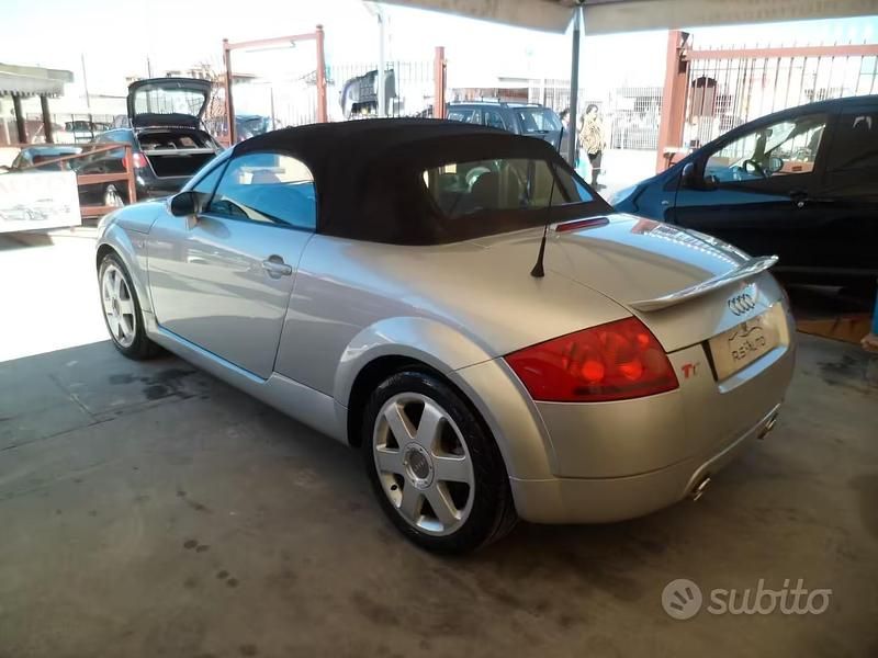 Usata Audi TT Roadster 225 CV (165 kW) 2001 Grigio Cabrio