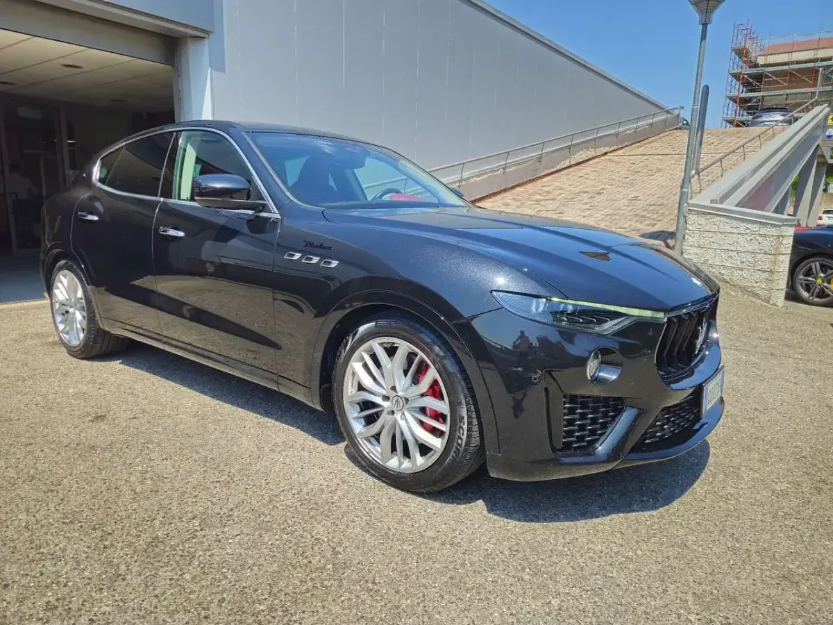 Usata Maserati Levante 349 CV (256 kW) 2022 Nero SUV