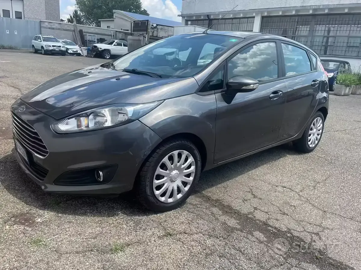 Usata Ford Fiesta 75 CV (55 kW) 2015 Utilitaria