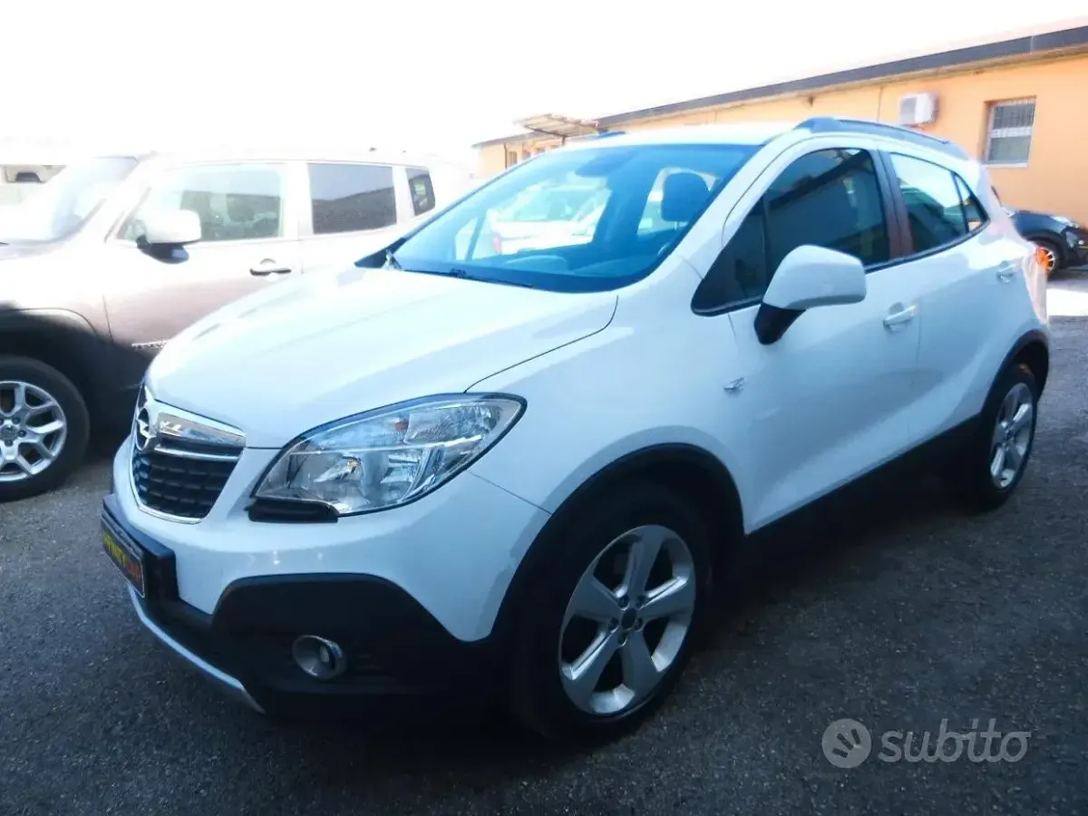 Usata Opel Mokka Cosmo 131 CV (96 kW) 2013 Bianco SUV