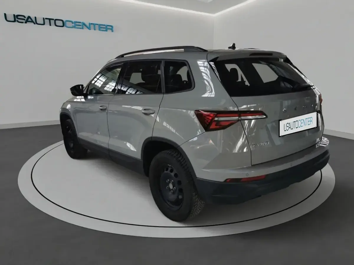 Usata Skoda Karoq Executive 110 CV (80 kW) 2023 Grigio acciaio SUV