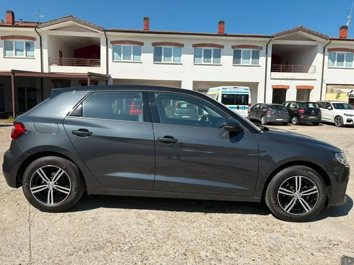 Usata Audi A1 95 CV (69 kW) 2022 Grigio SUV