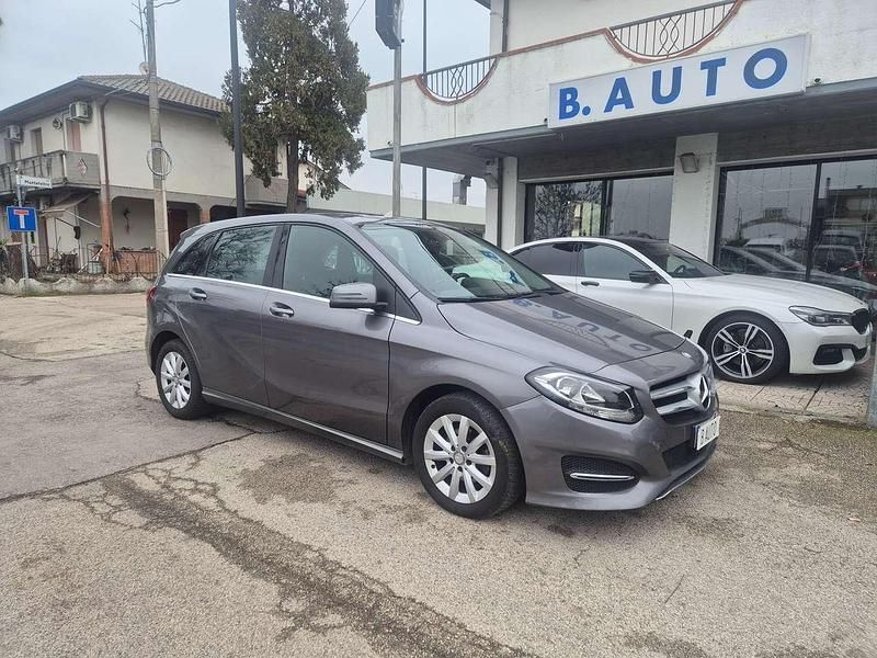 Grigio Usata 2016 Mercedes B160 Monovolume | 9900 € (Ottimo prezzo) - Immagine 1/4