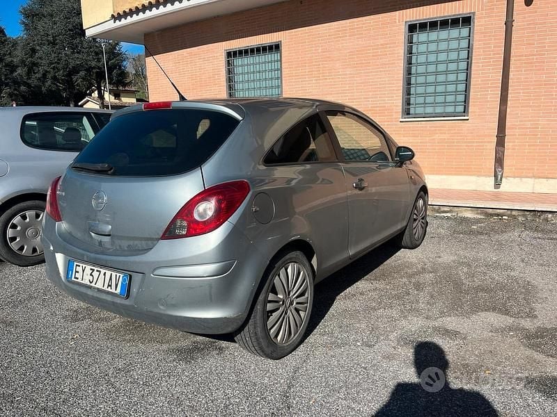 Usata Opel Corsa 90 CV (66 kW) 2015 Grigio Utilitaria
