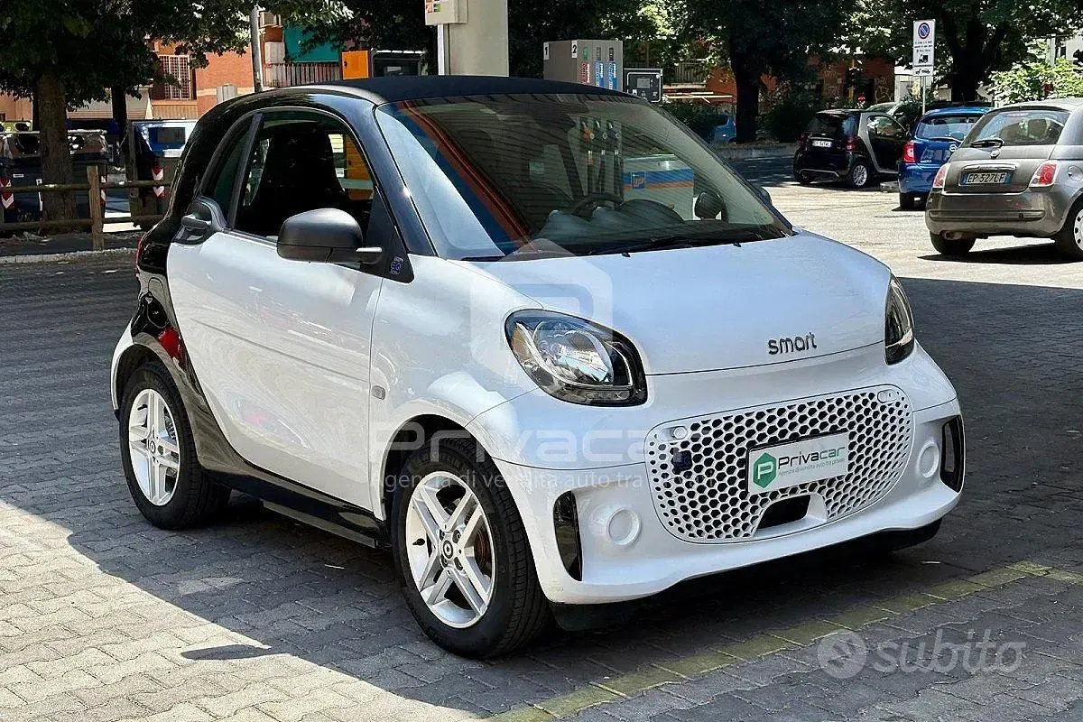 Usata Smart ForTwo Coupé Pure 41 kW (56 CV) 2021 Bianco Utilitaria