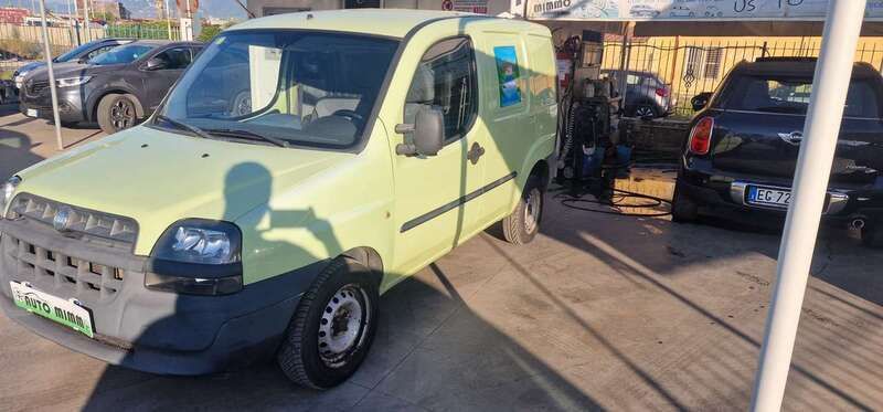 Usata Fiat Doblò 90 CV (66 kW) 2005 Verde Monovolume