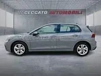 Usata VW Golf VIII Life 116 CV (85 kW) 2024 Grigio Utilitaria