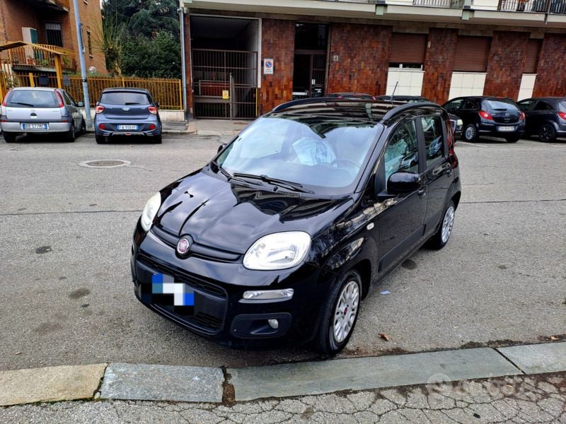 Nero Usata 2012 Fiat Panda Lounge Due volumi | 5000 € (Buon prezzo) - Immagine 1/4