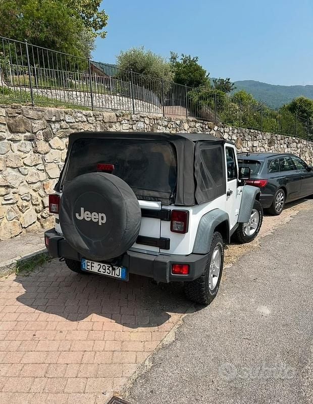 Bianco Usata 2011 Jeep Wrangler SUV | 20.000 € (Buon prezzo) - Immagine 1/4