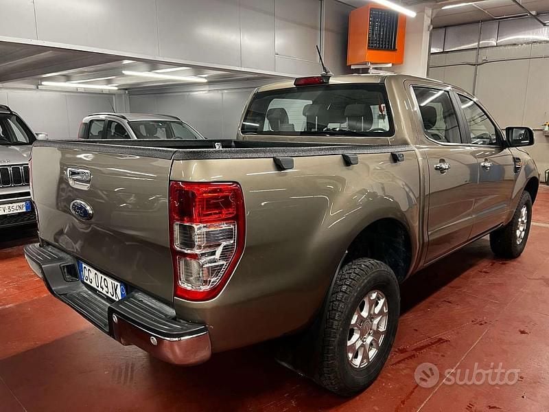 Usata Ford Ranger XLT 170 CV (125 kW) 2021 Bronzo Pick-up