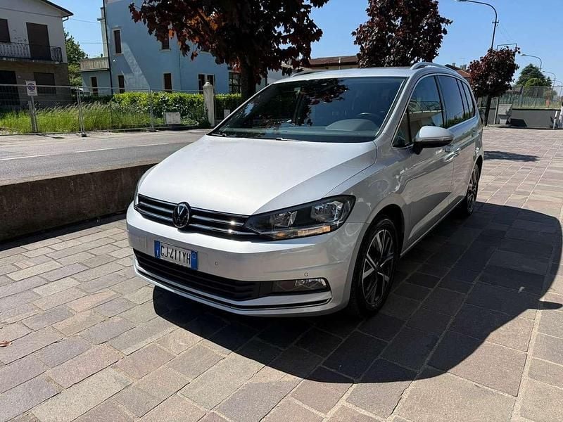 Usata VW Touran Executive 150 CV (110 kW) 2022 Argento Monovolume