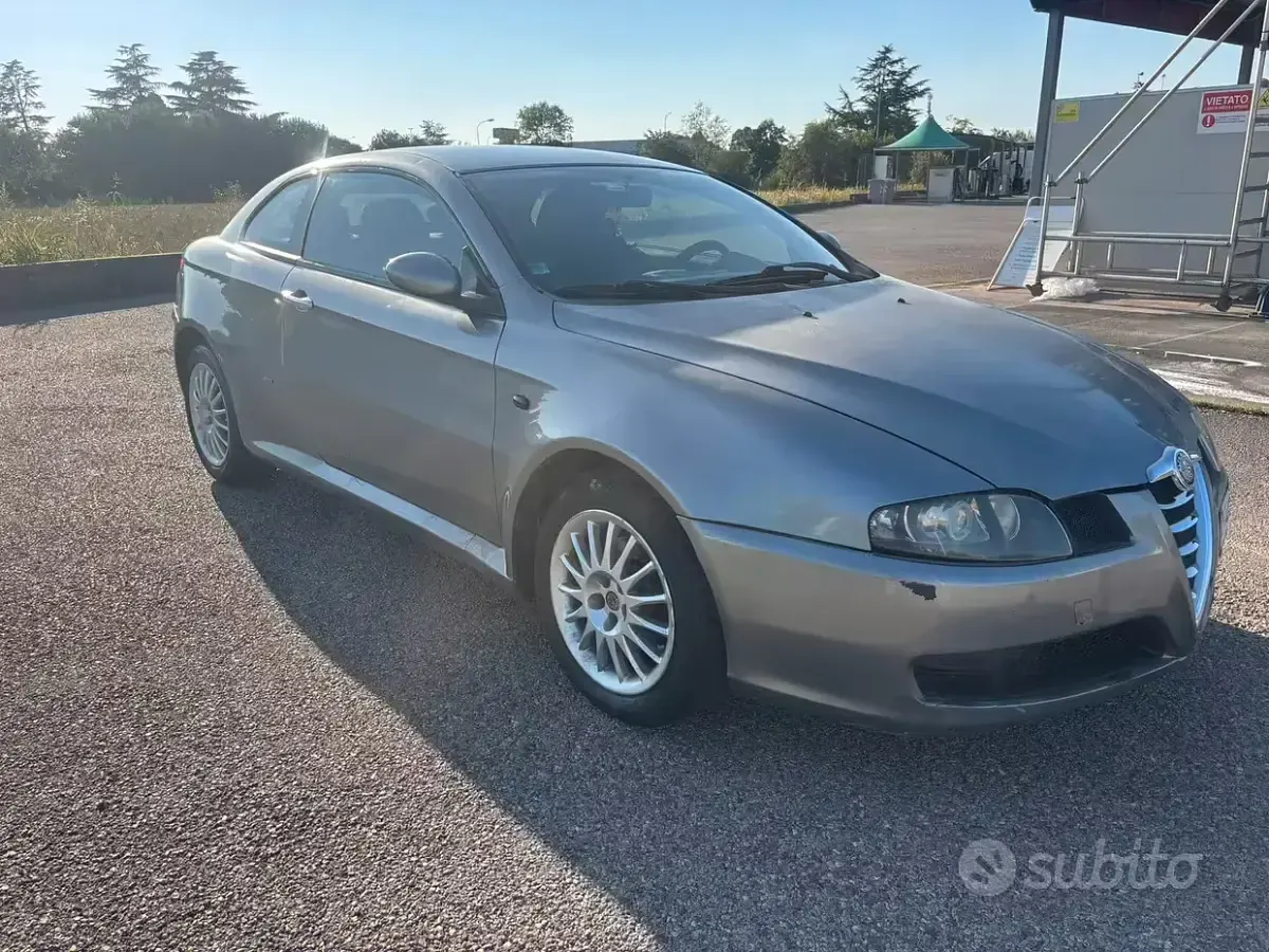 Usata Alfa Romeo GT 150 CV (110 kW) 2004 Grigio Coupé