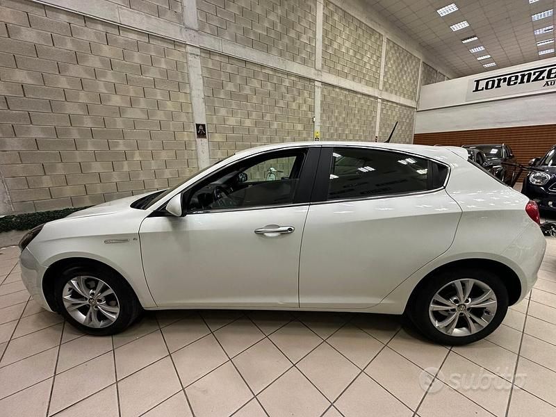 Usata Alfa Romeo Giulietta 104 CV (76 kW) 2011 Bianco Utilitaria