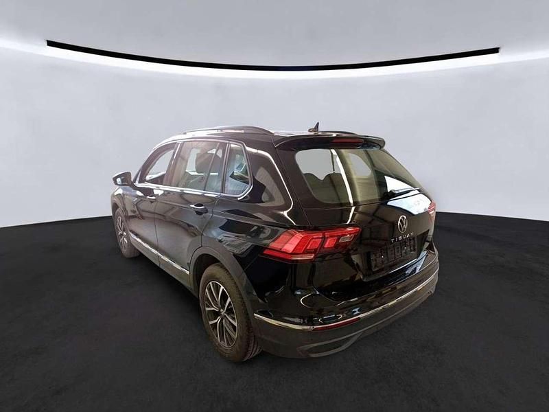Usata VW Tiguan Life 150 CV (110 kW) 2023 Deep black perlato SUV