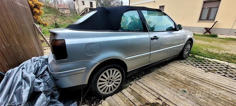 Usata VW Golf Cabriolet 101 CV (74 kW) 2001 Cabrio