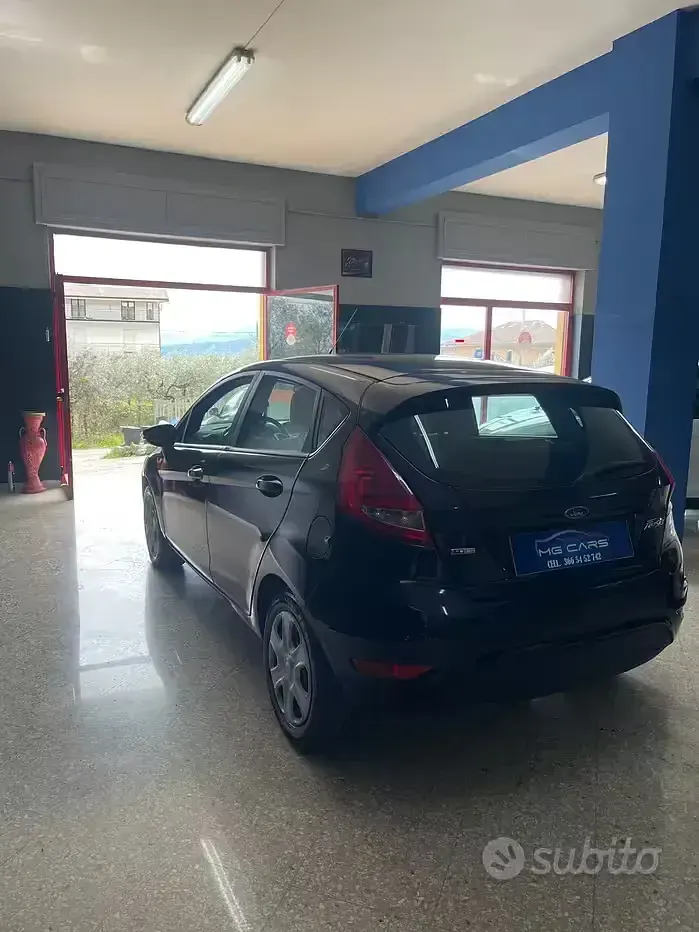 Usata Ford Fiesta Titanium 68 CV (50 kW) 2009 Nero Berlina