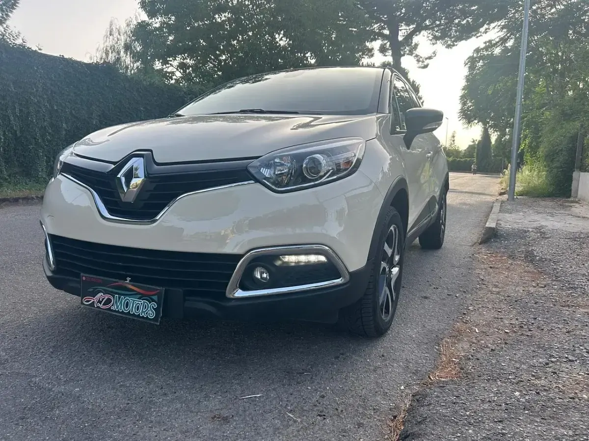Usata Renault Captur Intens 90 CV (66 kW) 2017 Beige SUV