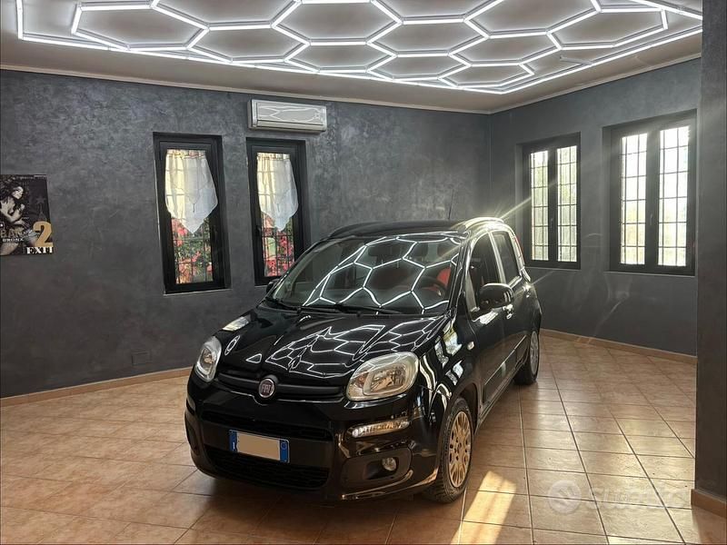 Nero Usata 2014 Fiat Panda Tre volumi | 4800 € (Buon prezzo) - Immagine 1/4