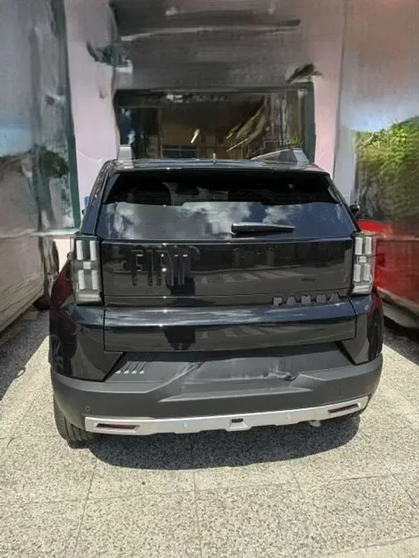 Usata Fiat Grande Panda La Prima 101 CV (74 kW) 2025 Nero Utilitaria