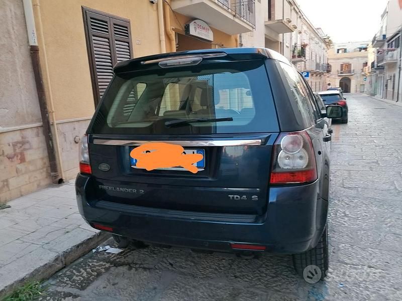 Usata Land Rover Freelander 2 190 CV (139 kW) 2013 Blu SUV