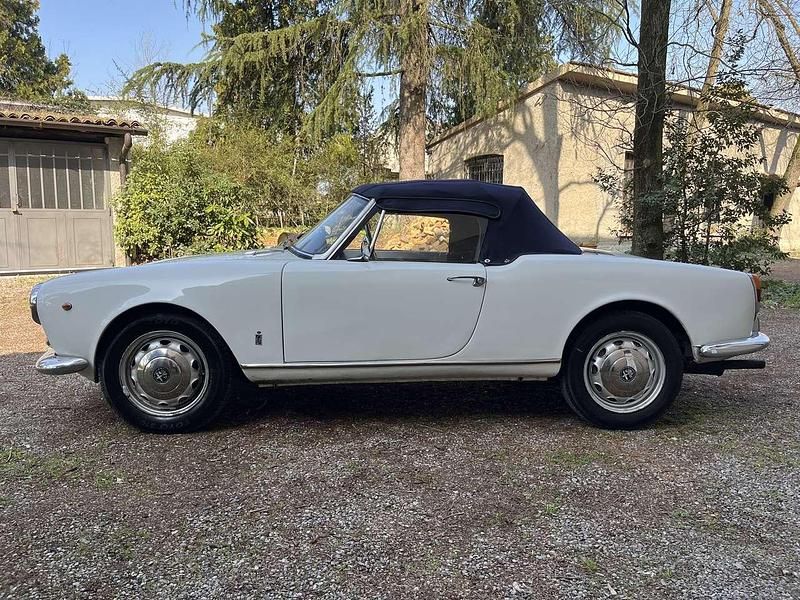Usata Alfa Romeo Giulia Spider 91 CV (66 kW) 1963 Bianco Cabrio