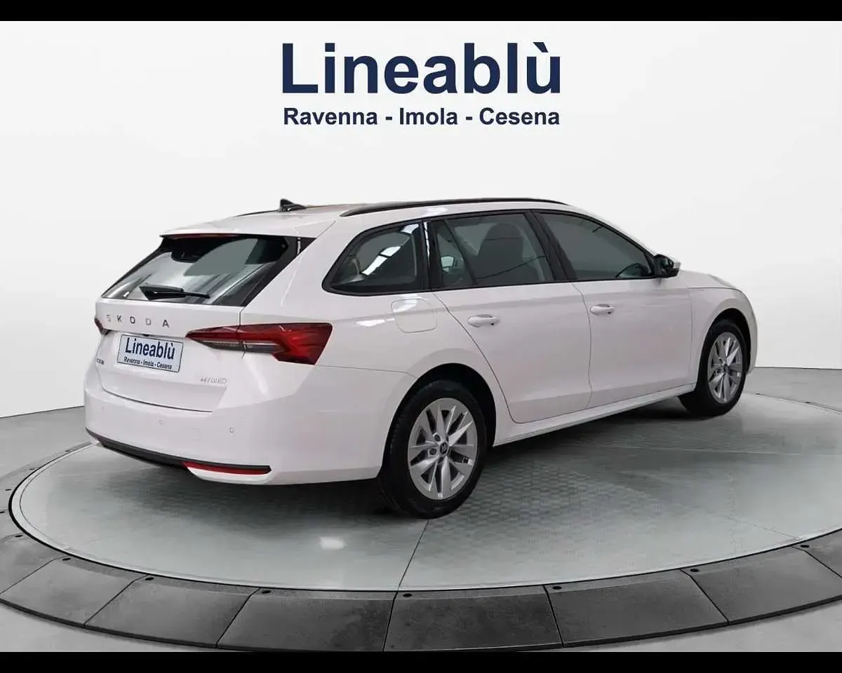 Neu Skoda Octavia Selection 150 PS (110 kW) 2026 Weiß Kombi