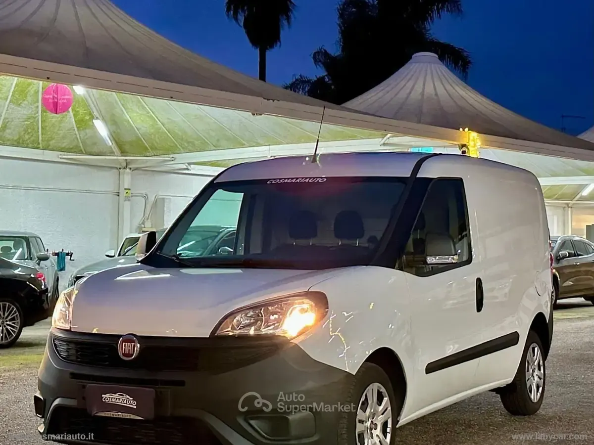 Usata Fiat Doblò Business 105 CV (77 kW) 2022 Bianco Monovolume