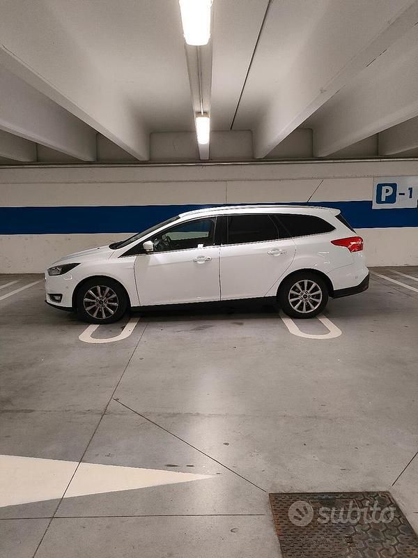 Usata Ford Focus 120 CV (88 kW) 2015 Bianco Station wagon