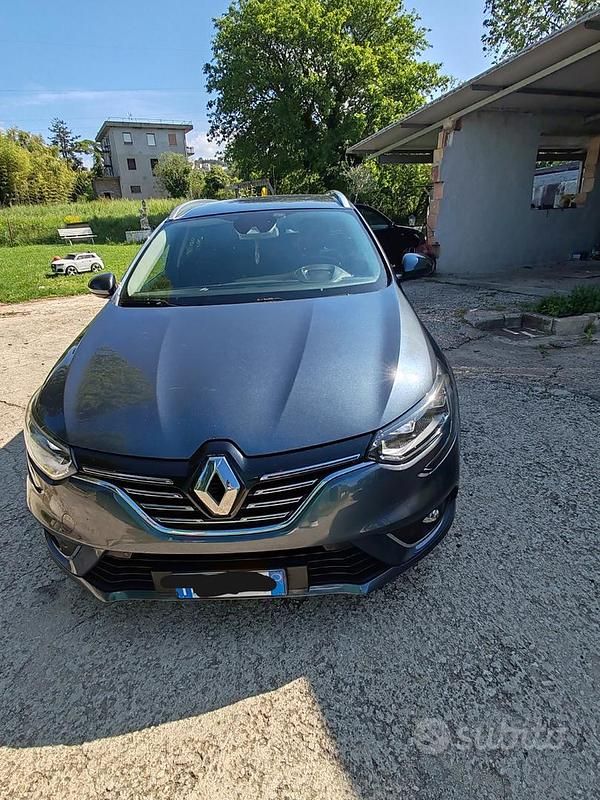 Usata Renault Mégane GrandTour 110 CV (80 kW) 2016 Blu Station wagon
