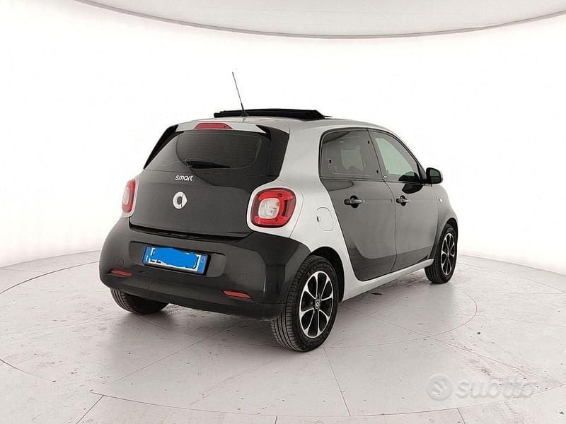 Usata Smart ForFour 70 CV (51 kW) 2015 Nero Utilitaria