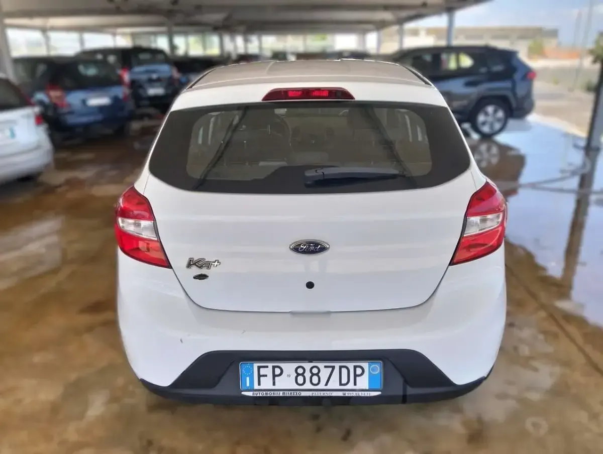 Usata Ford Ka 71 CV (52 kW) 2018 Bianco Berlina