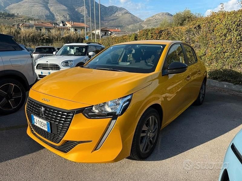 Usata Peugeot 208 101 CV (74 kW) 2022 Giallo Utilitaria