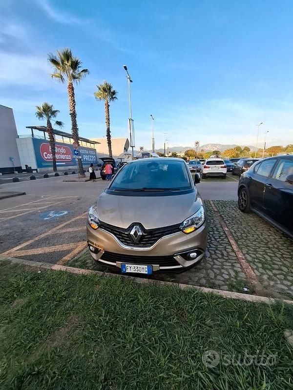 Usata 2019 Renault Scénic IV Monovolume | 9000 € (Ottimo prezzo) - Immagine 1/4
