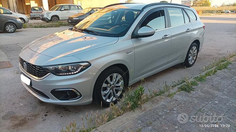 Usata Fiat Tipo 120 CV (88 kW) 2017 Grigio Station wagon