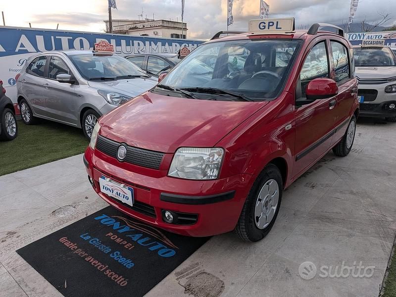 Usata Fiat Panda Classica 69 CV (50 kW) 2012 Rosso Utilitaria