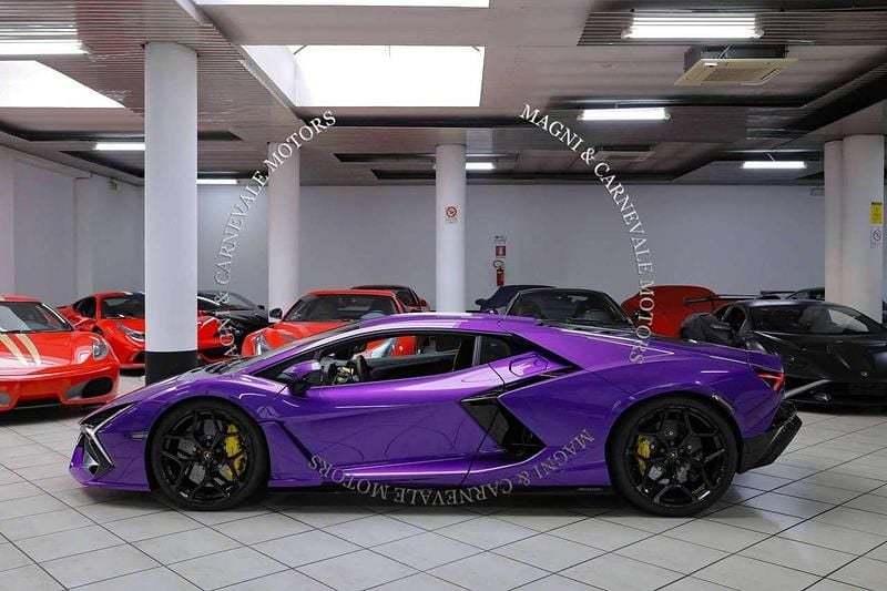 Usata Lamborghini Revuelto 1016 CV (747 kW) 2024 Viola pasifae Coupé